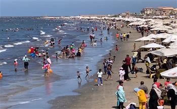 توافد رحلات اليوم الواحد من جميع المحافظات للاستمتاع بشواطئ بورسعيد 