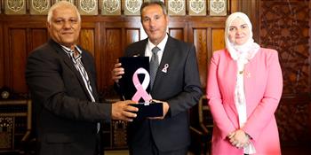 رئيس «بنك مصر» يناشد المواطنين بالمساهمة في دعم مستشفى بهية