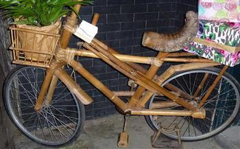 دراجة من الخيزران أصبحت رمزًا للتقارب بين إندونيسيا وأستراليا