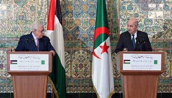 الرئيس الفلسطيني يصل الجزائر للمشاركة في احتفالات الذكرى الستين للاستقلال