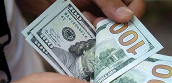 الدولار في بورصة موسكو فوق 57 روبلا لأول مرة في نحو 3 أسابيع