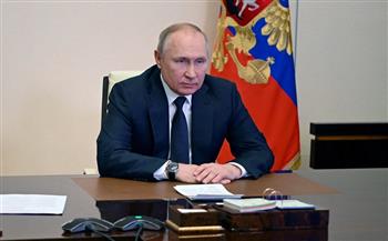 بوتين يوجه الحكومة تقييد ودائع المقيمين في روسيا في بنوك الخارج