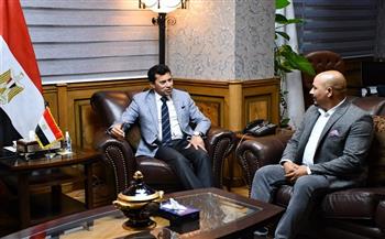 وزير الرياضة يلتقى «محمود لالا» ضمن استعداده لتسجيل رقم قياسي بـ«جينيس»