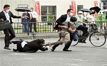 الشرطة اليابانية تعثر على "مواد متفجرة خطرة" في منزل المسلح الذي اغتال شينزو آبي