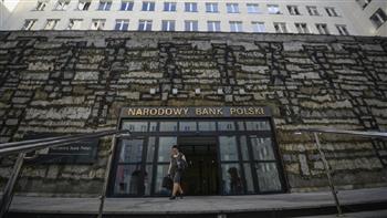 رئيس بنك بولندا الوطني يحذر من احتمال حدوث ركود تقني