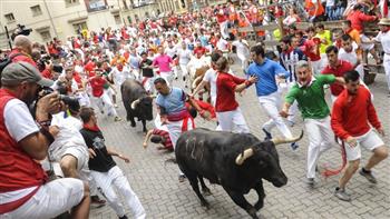 مهرجان بامبلونا ينفي وقوع حوادث طعن في الركض مع الثيران