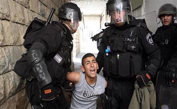  الاحتلال يعتقل طفلا في مدينة الخليل 