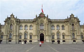 تفتيش القصر الرئاسي في بيرو بحثا عن زوجة شقيق رئيس البلاد في إطار قضية فساد