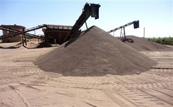 «موسى»: مصر تصدر طن الرمال بـ20 دولار وتستورده كرقائق إلكترونية بـ100 ألف 