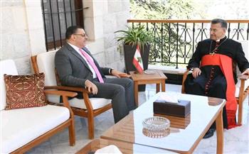 سفير مصر بلبنان يبحث مع البطريرك الماروني آخر التطورات السياسية