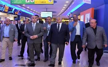 وزير الطيران يتابع استعدادات مطار القاهرة لاستقبال وفود مؤتمر «COP27»