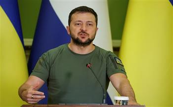 زيلينسكي يطلب من مسؤوليه الكف عن الحديث عن تكتيكات أوكرانيا العسكرية