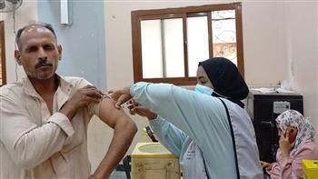 تنفيذ حملة طرق الأبواب للتطعيم بلقاح كورونا في الحسنة بوسط سيناء