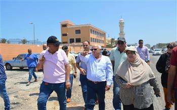 محافظ بورسعيد يتفقد أعمال تطوير شارع 23 يوليو  