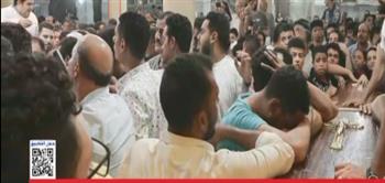 أهالي ضحايا حريق «أبو سيفين» يحتضنون نعوش ذويهم أثناء الصلاة على الجثامين (فيديو)