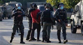 الاحتلال الإسرائيلي يعتقل 24 فلسطينيا من الضفة الغربية