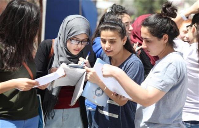 خبراء الصحة النفسية .. هكذا تساعد ابنك فى اختيار كليته