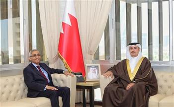 السفيرالمصري بالبحرين يبحث مع وزير العدل والشئون الإسلامية التعاون القضائي والقانوني