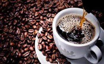 أخصائي تغذية علاجية تكشف عن عصائر طبيعية بديلة للقهوة