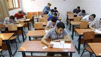 طلاب الدور الثاني للثانوية العامة يؤدون امتحاني اللغة العربية والتربية الدينية