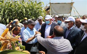 وزير الزراعة ومحافظ كفر الشيخ يطلقان فعاليات يوم الحقل السنوي بمحطة بحوث سخا