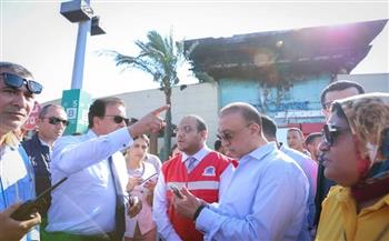 وزير الصحة يقطع زيارته للمنشآت الطبية بالإسكندرية ويتابع حريق كارفور