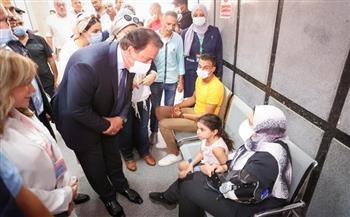 وزير الصحة يزور غرف المرضى بمستشفى شرق الإسكندرية للاطمئنان على جودة الخدمات الطبية 