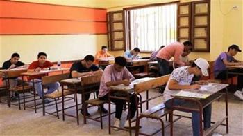 طلاب الثانوية العامة يؤدون امتحاني اللغة الأجنبية الثانية والتربية الوطنية «دور ثان»