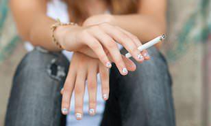 دراسة تحذر: مجرد لمس ملابس المدخن يزيد من خطر الإصابة بالسرطان