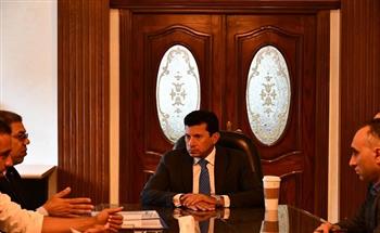 وزير الرياضة يناقش مع رئيس اتحاد الشراع خطة الفترة المقبلة 