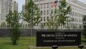 السفارة الأمريكية في كييف تحث رعاياها على مغادرة أوكرانيا فورا