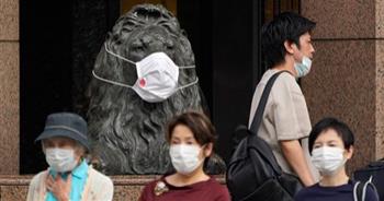 محافظات يابانية تدعو لتغييرات في الاستجابة لكورونا لتخفيف العبء على المستشفيات
