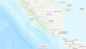 زلزال بقوة 6 درجات يضرب قبالة سواحل سومطرة في جنوب إندونيسيا