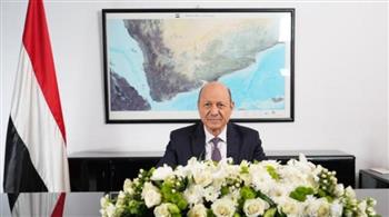 رئيس المجلس الرئاسي اليمني يعرب عن تقديره لمواقف أمريكا