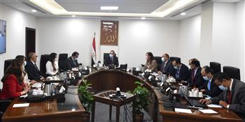 مدبولي: الحكومة حريصة على المتابعة الدورية لموقف تنفيذ استراتيجية تنمية الأسرة المصرية