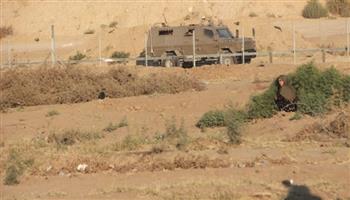 قوات الاحتلال تستهدف المزارعين شرق خان يونس