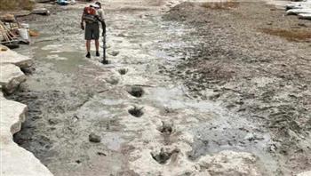 الجفاف يكشف آثار الديناصورات في مجرى نهر تكساس
