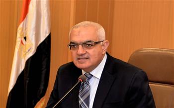 رئيس جامعة المنصورة يتفقد مجمع العنايات المركزة بالمستشفى الجامعي الرئيسي