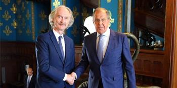لافروف لبيدرسون: روسيا متمسكة بإيجاد حل سياسي للأزمة في سوريا