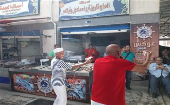 سوق السمك الجديد في بورسعيد يستقبل زواره على أنغام السمسمية