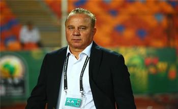 شوقي غريب يطالب لاعبي فريقه بحسم مباراة المصري لضمان البقاء