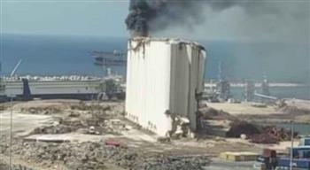 بدء المرحلة الثانية لتبريد وإخماد حريق الحبوب بصوامع ميناء بيروت