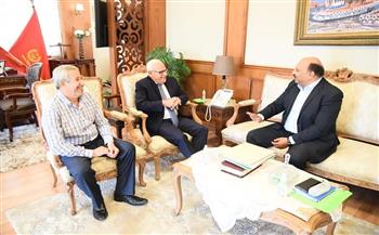 محافظ بورسعيد يستقبل رئيس «مياه القناة» لمتابعة المشروعات الجديدة