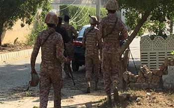 مقتل اثنين من رجال الشرطة الباكستانية في انفجار في مركز للشرطة بكراتشي