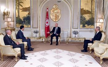 الرئيس التونسي يؤكد أهمية تبادل الخبرات في المجال السياحي مع الجزائر