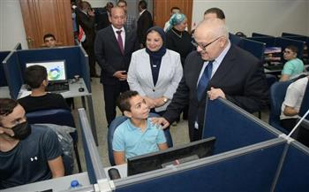 رئيس جامعة القاهرة يتفقد أعمال اختبارات مبادرة "أشبال مصر الرقمية"