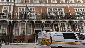مجموعة دينية متطرفة تعتدي على سفارة أذربيجان في لندن