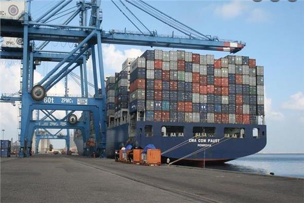 تداول 36 سفينة للحاويات والبضائع العامة بميناء دمياط