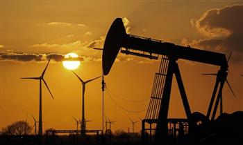 صحيفة عمانية: لا يمكن لتحسن أسعار النفط وحده أن يؤدي إلى رفع معدل النمو الاقتصادي
