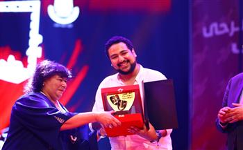 المهرجان القومي للمسرح المصري (15): محمد عادل يفوز بجائزة أفضل  مخرج  صاعد عن« المطبخ»